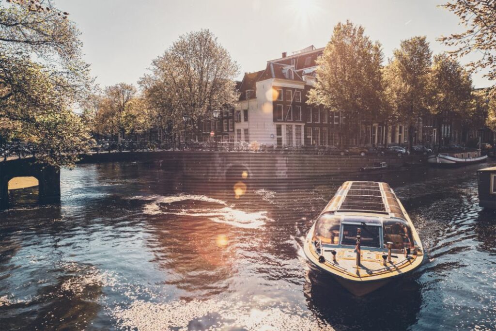 Bateau canal d'Amsterdam